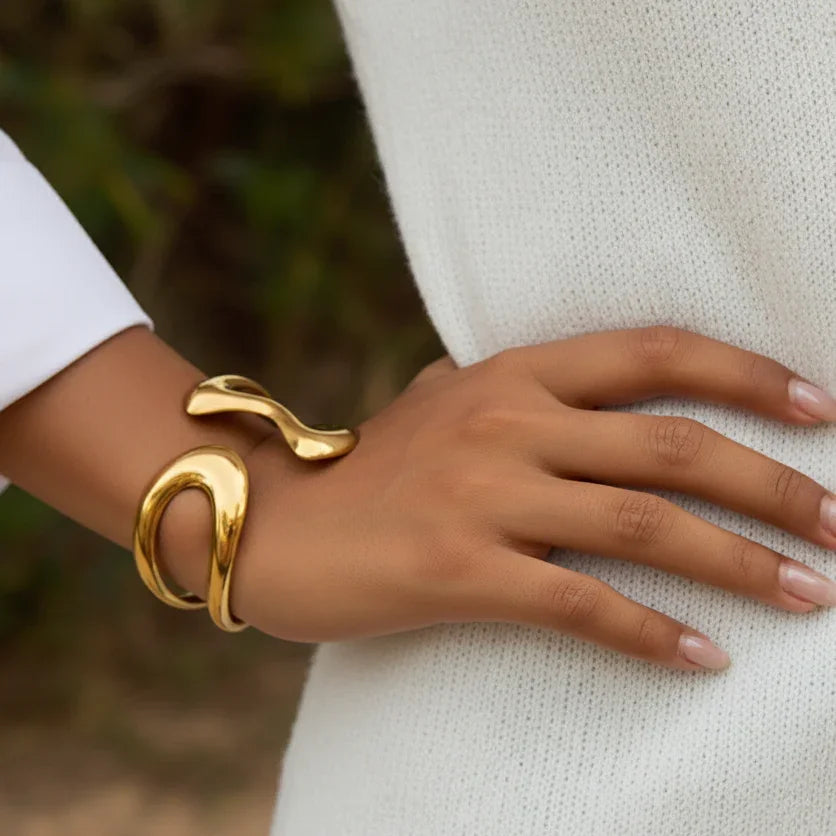 Mila Sculpted Gold Bangle