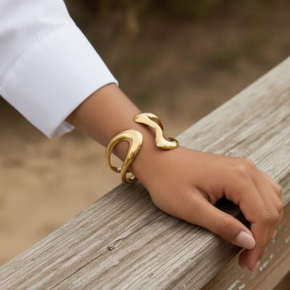 Mila Sculpted Gold Bangle