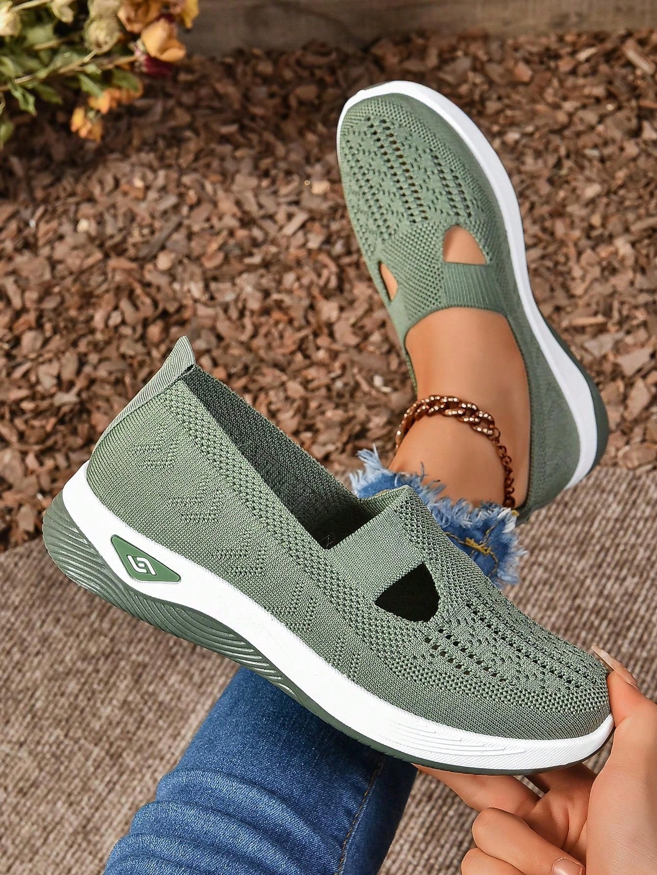 Alice Breeze Lightweight Walking Shoes