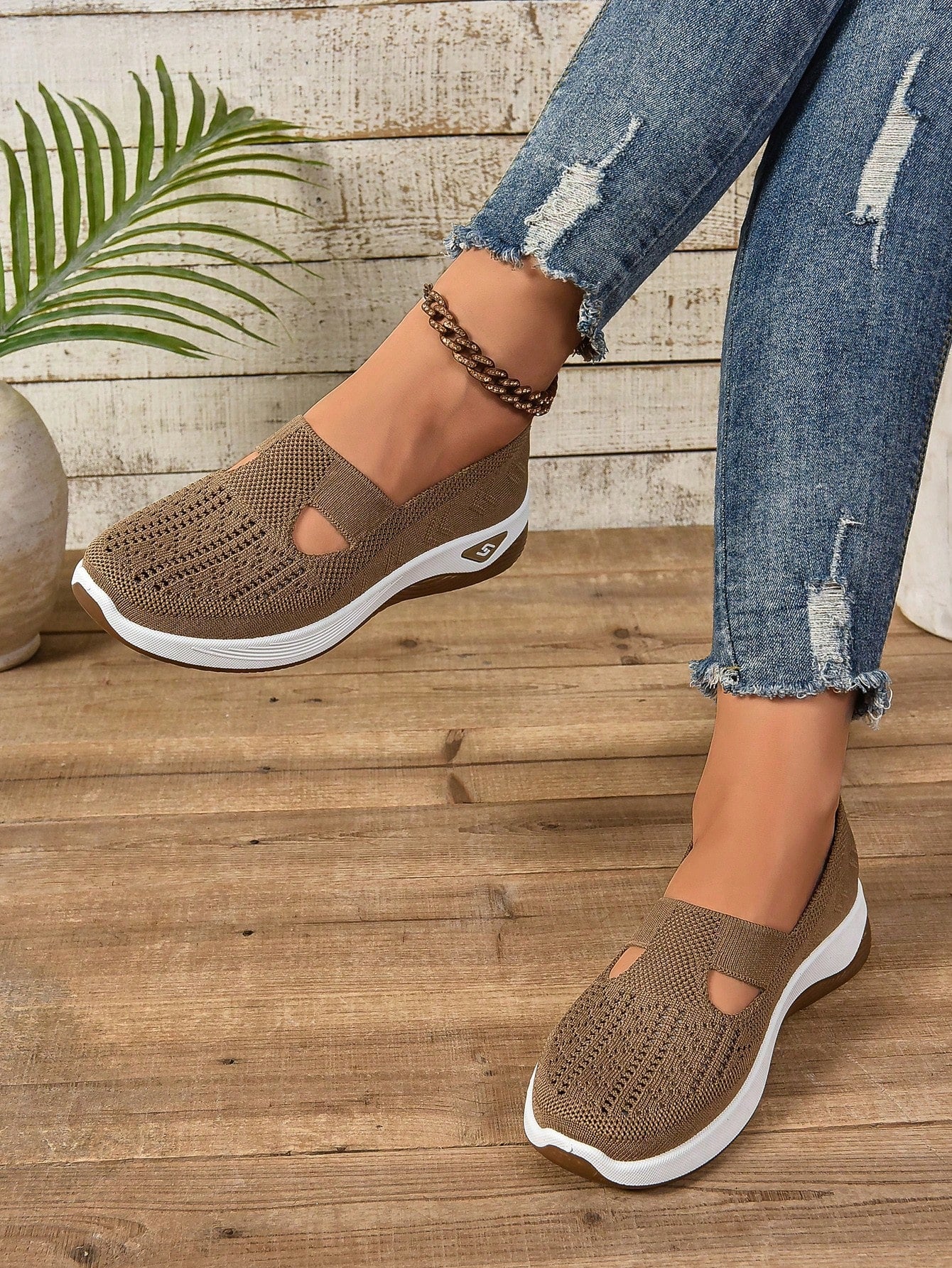 Alice Breeze Lightweight Walking Shoes